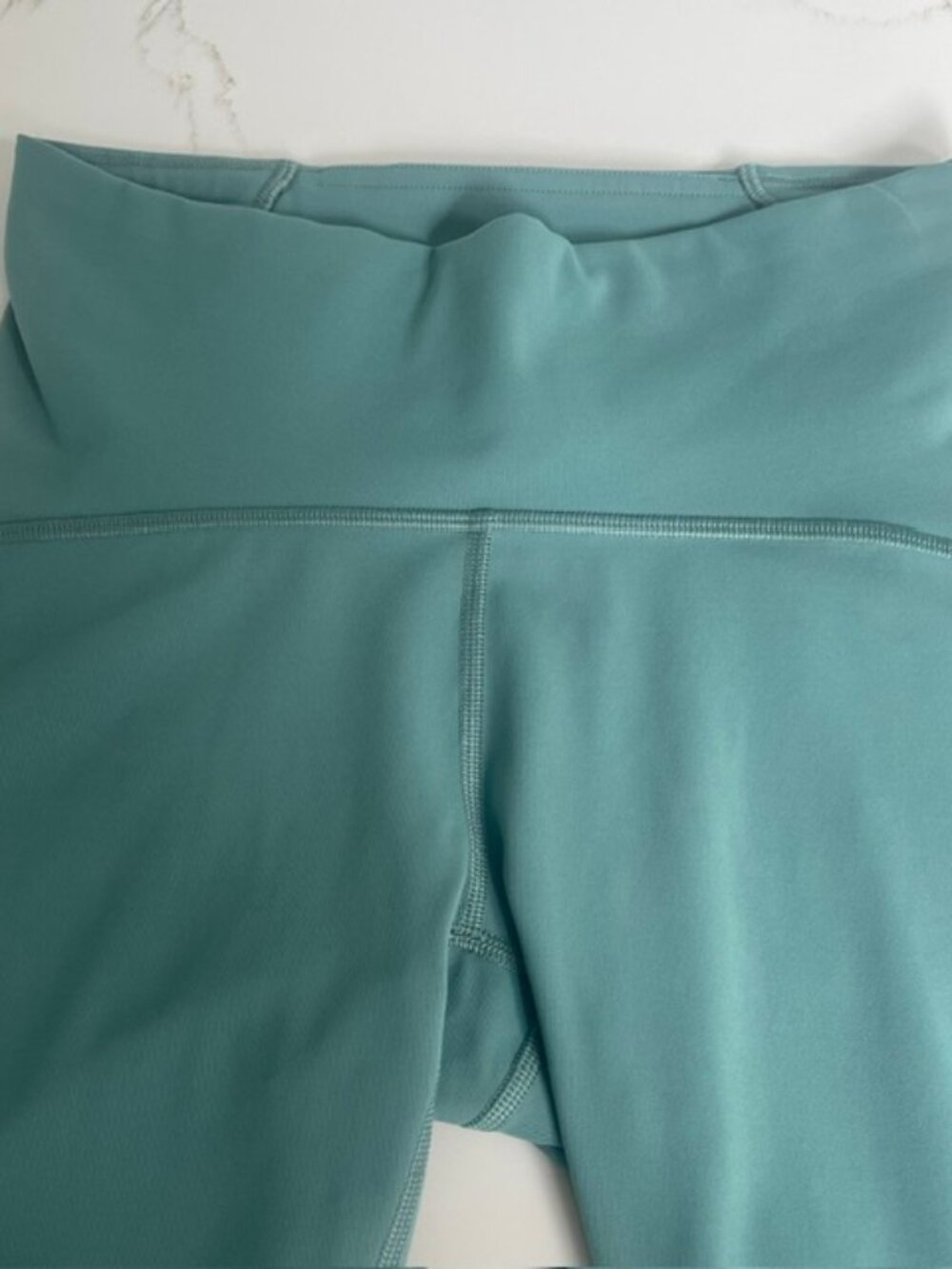 Lululemon Train Times 7/8 Pant With Mesh Calf Inserts. Frosted Pine Size 4. - Picture 5 of 7